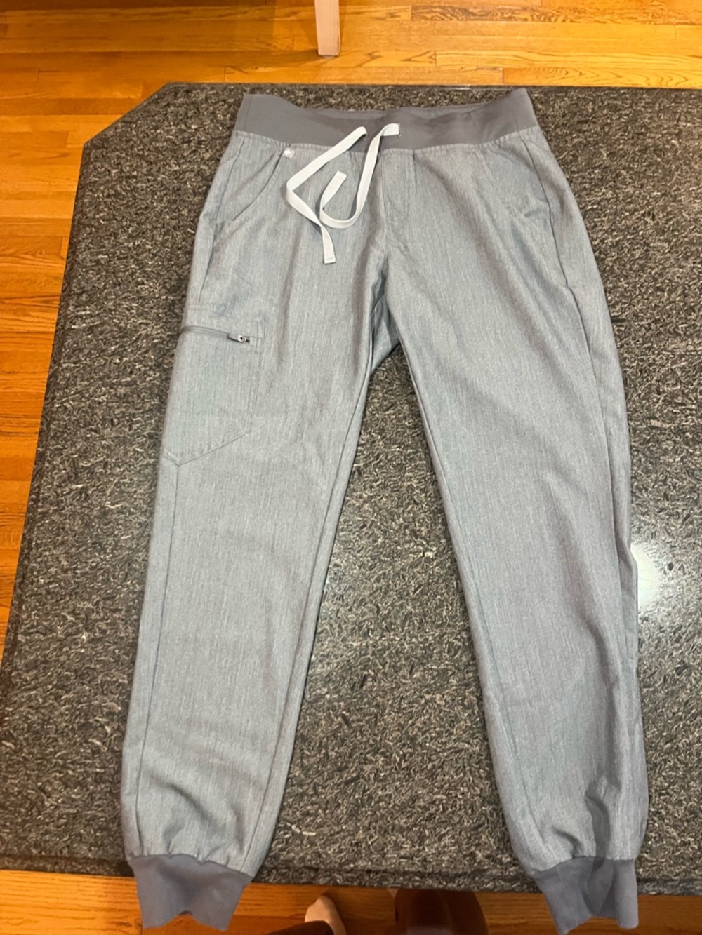 Figs Gray Women's Scrub Set - V-Neck Top & Jogger Pants - Picture 3 of 4